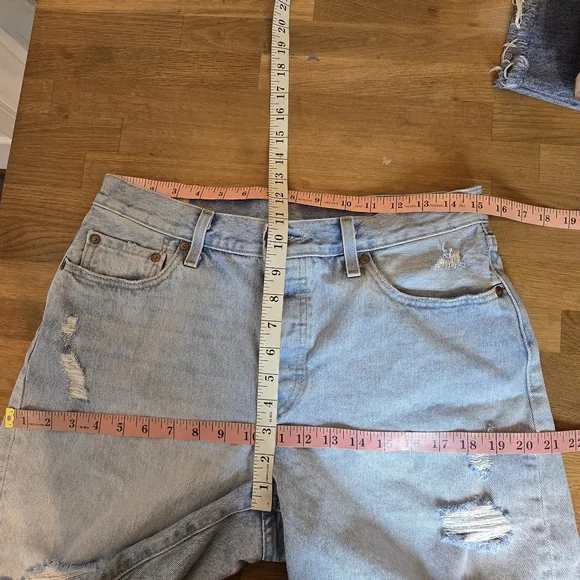 Buckle Levi's Premium 501 '90s Short In Yesterdays News Light Wash 29 - Picture 10 of 13